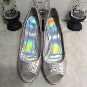 Manhattan Collection in Women's shoes Sz 8.5